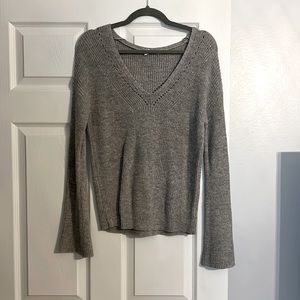Gap gray bell sleeve sweater